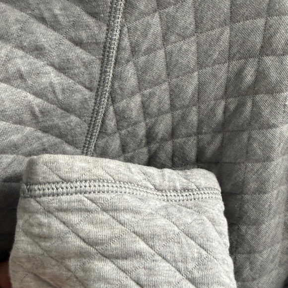 Patagonia Women’s Quilted Gray Performance Jacket with Hood - Picture 7 of 7